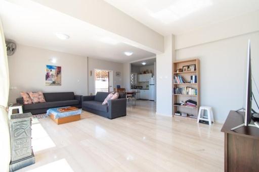 Lavish & Spacious Apt With Stunning Seaview, 10 Min Ath Airport 阿特米达 外观 照片